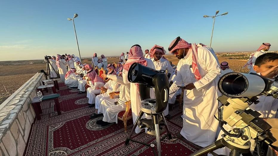 السعودية تعلن غداً الجمعة أول أيام عيد الفطر