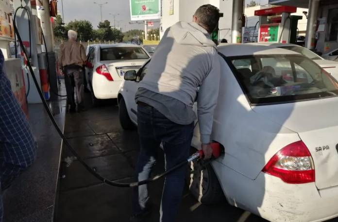 لماذا تحولت إيران من مصدّر للبنزين إلى مستورد له؟