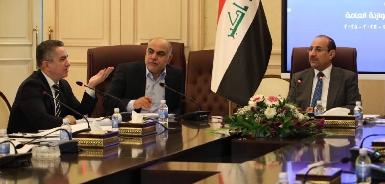 وزارة الكهرباء: هناك توجه لتثبيت عقود قراء المقاييس في الموازنة