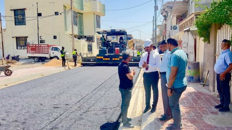 بالصور :إنجاز تبليط شارع حيوي بطول 400 م في قضاء الهندية بكربلاء