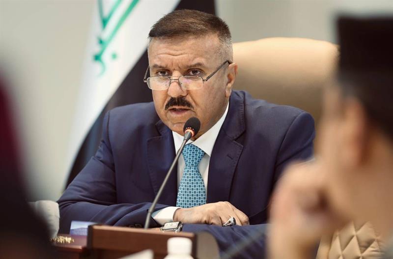 وزير الداخلية يوجه باستبعاد الضباط المشمولين بالترقية ممن لديهم زيادة في الوزن