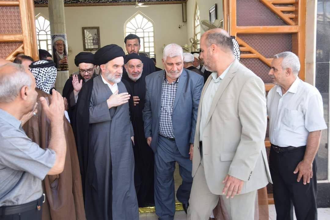بالصور : نجلا السيّد السيستانيّ يحضران مجلسَ تأبين الخطيب الشيخ باقر المقدسيّ في مسجد ال كمونة