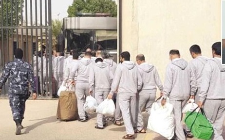 ايران تعلن عن نقل 11 سجيناً  ايرانيا من الكويت إلى البلاد