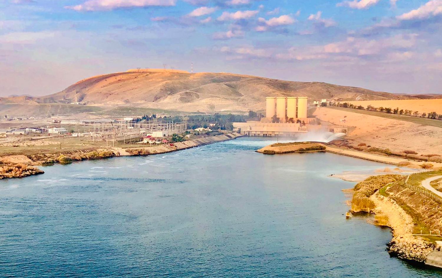 الموارد المائية تكشف عن تراجع مخزون سدي الموصل وحديثة