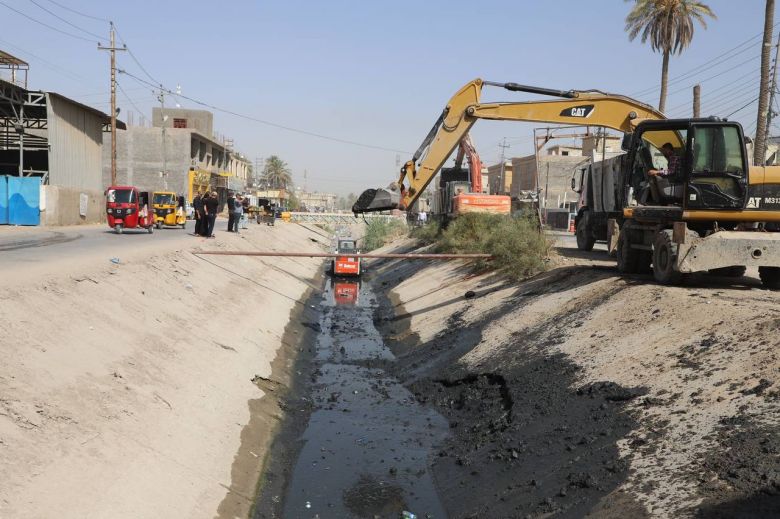 الموادر المائية في كربلاء مستمرة بحملات تنظيف وتطهير الانهر الرئيسية ضمن المحافظة