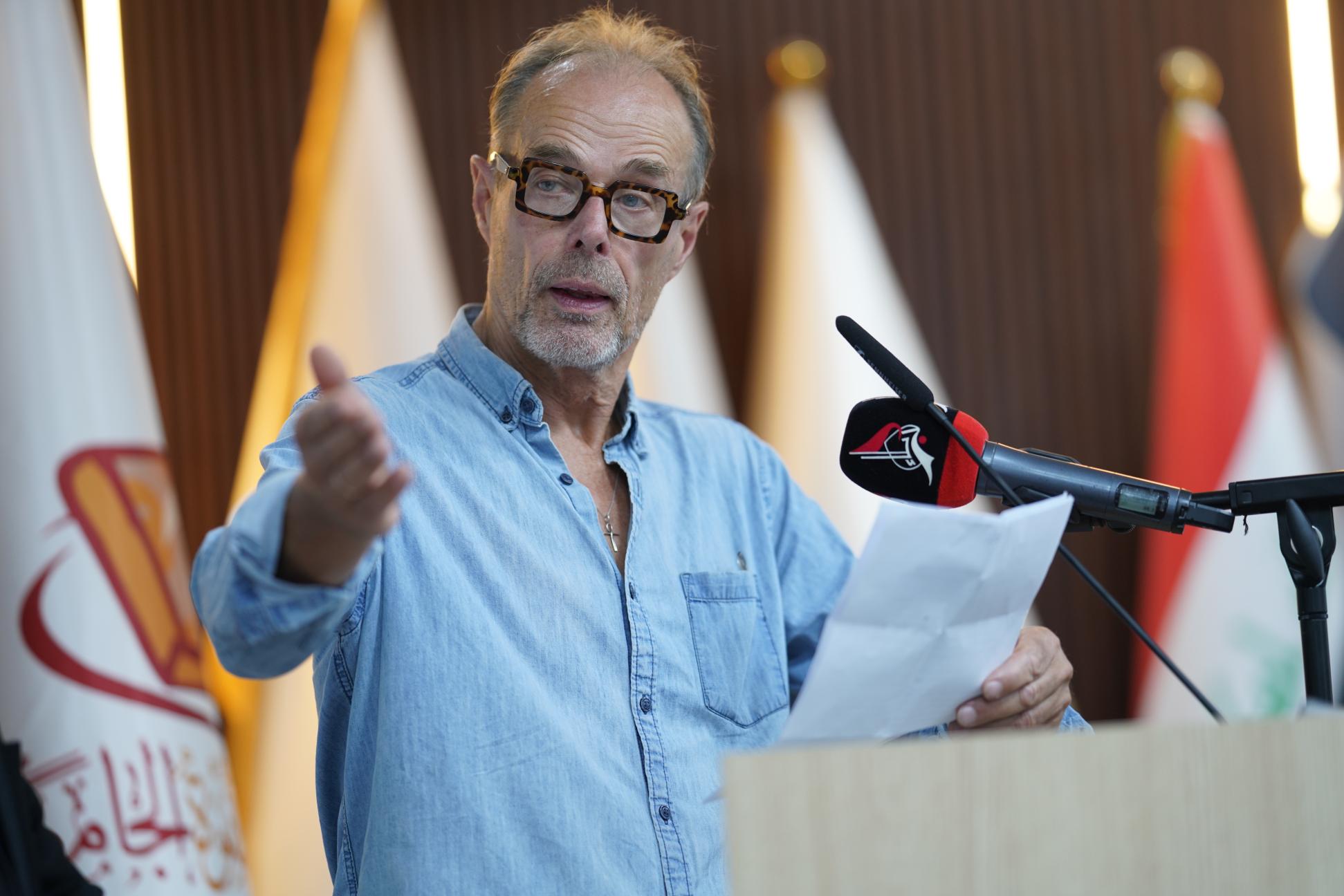 المخرج الهولندي ساندر فرانكن يزور كربلاء ويبدي رغبته بصناعة فيلم عن زيارة الاربعين ونشره في اوربا