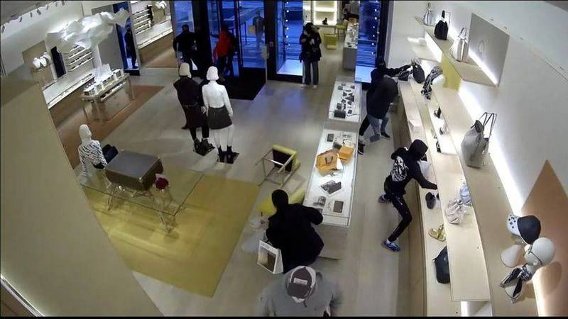 أمريكا تخسر 112 مليار دولار في عام بسبب عمليات السطو والسرقة