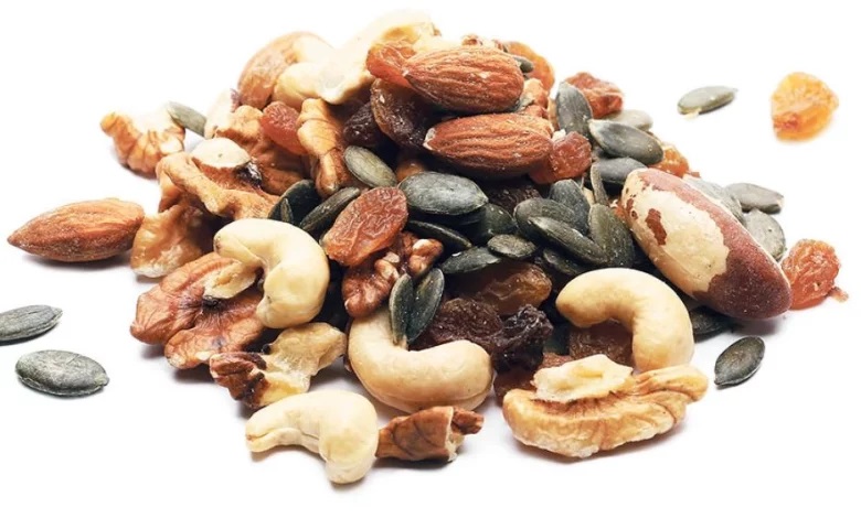 5 أضرار جسيمة للأفراط في تناول المكسرات