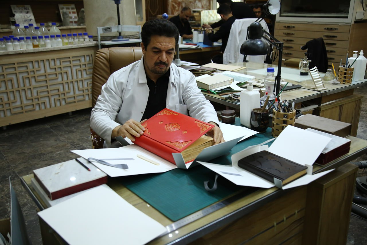 مركز الامام الحسين (عليه السلام) للمخطوطات والتحقيق: عقد اتفاقات مع جامعات عالمية لتبادل الخبرات العلمية