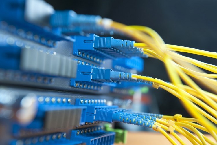 "تتخابر مع جهات أجنبية".. برلمانية توجه طلبا للسوداني بشأن شركات اتصالات "فاسدة"