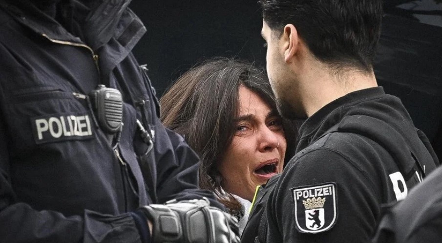 ألمانيا.. "قمع" الشرطة يلاحق نشطاء مناهضون للحرب على غزة