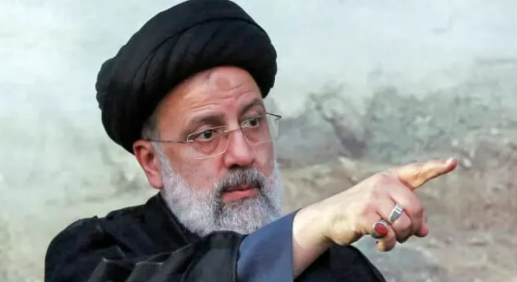 إيران تعلن تقريراً أولياً: المروحية احترقت عقب اصطدامها بمنحدر ولم نرصد أي نقطة مشبوهة