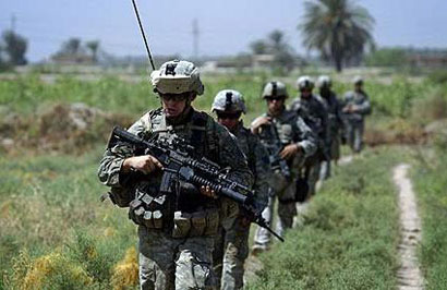 صحيفة بريطانية "القوات الأمريكية خلفت وراءها قرابة 11 مليون رطلا من المخلفات الخطيرة