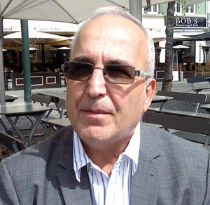 شاعر عراقي يفوز بجائزة الابداع لعام 2010 من احدى المؤسسات الادبية في بيروت