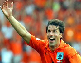 منتخب هولندا يبلغ نهائي المونديال بعد فوزه على اوروغواي