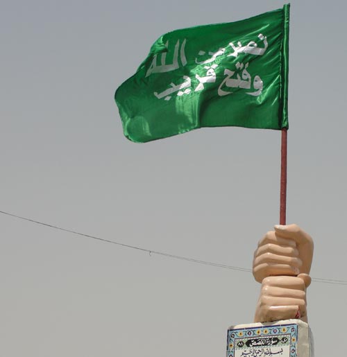 محافظ كربلاء يفتتح نصب الأمام المهدي "عج" وسط نهر الحسينية