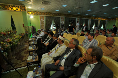 أمسية الشعر الشعبي لمهرجان ربيع الشهادة السادس مطالبة صريحة بوحدة المسلمين تحت خيمة الإمام الحسين (عليه السلام)