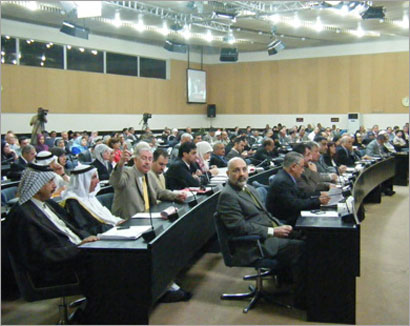 اعضاء البرلمان الجديد يستلمون راتبهم الأول وبدلات الإيجار الشهرية مقابل جلسة واحدة فقط