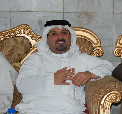 سفير البحرين يزور مرقد الامام الحسين ويطمئن على سلامة مواطنيه في كربلاء (تقرير مصور)