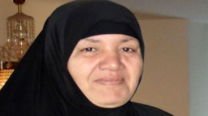 العراقية "أم هيثم عاملة خدمة نجت من انفجار مكتب العربية عام 2004 وقضت بانفجار عام 2010