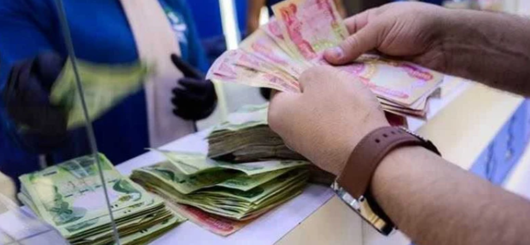 المالية تباشر بتمويل رواتب الموظفين لشهر نيسان