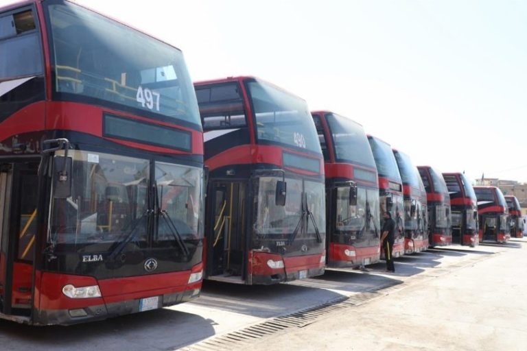 النزاهة: 165 حافلة تعمل من أصل 313 في شركة نقل المسافرين والوفود بخسائر 42 ملياراً