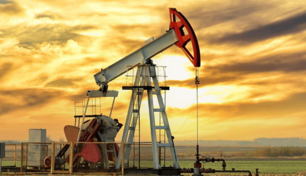 رسوم ترامب تخفض أسعار النفط العالمية وخام البصرة بـ 72 دولاراً