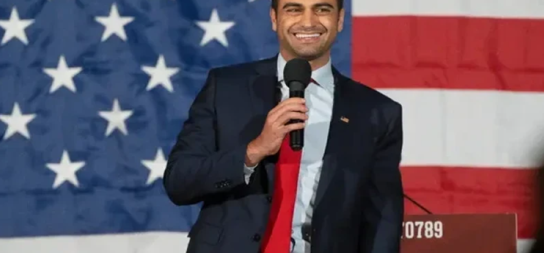 زيارة مفاجئة لعضو من الكونغرس الأمريكي إلى دمشق حجم الخط