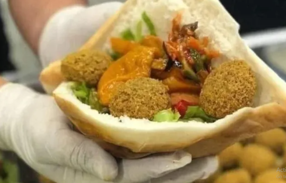 اعتقال صاحب مطعم فلافل مشهور في بغداد إثر تسمم عدد من المواطنين