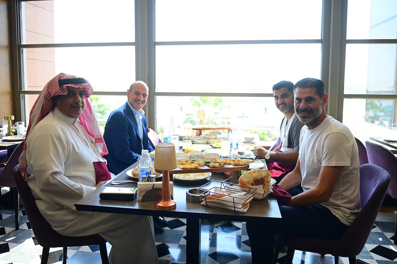 وفد النصر السعودي يجري جولة صباحية في العاصمة بغداد