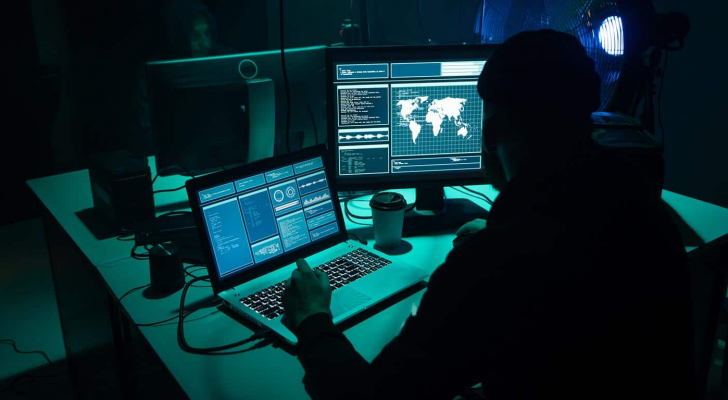 بالأسماء.. برلماني يكشف تفاصيل وخفايا جديدة عن شبكة التنصت