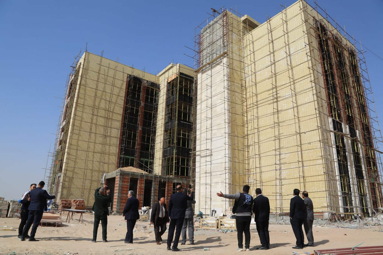 يدرس بها الايتام مجانا.. كلية الاسباط الجامعة صرح علمي تشيده المرجعية الدينية يستوعب (5) آلاف طالب