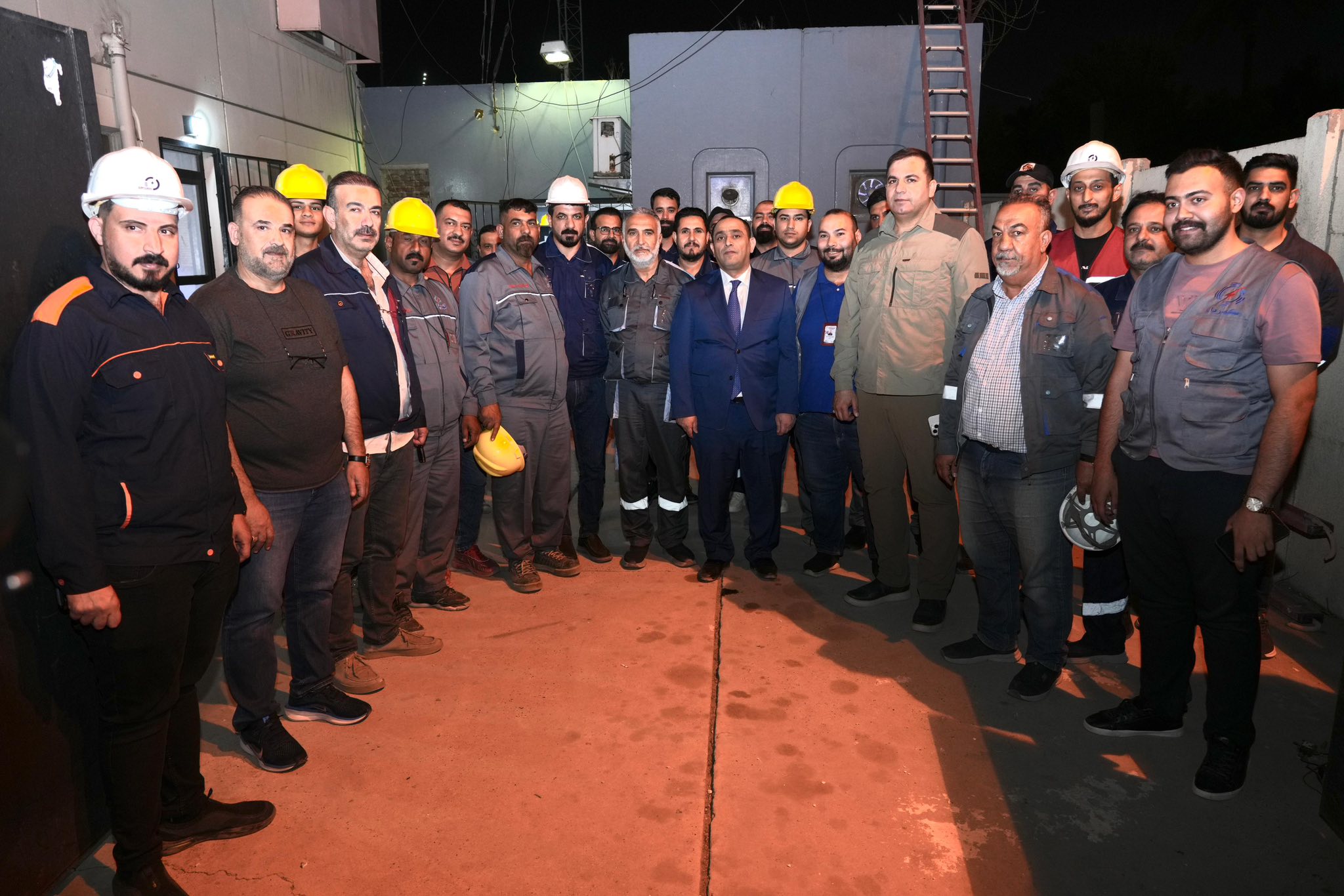 وزير الكهرباء يتفقد منشآت الطاقة استعداداً للقمة في بغداد