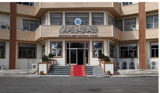 العمل: شمول أكثر من 2 مليون طفل بالمنحة الطلابية لمواجهة التسرب والتسول