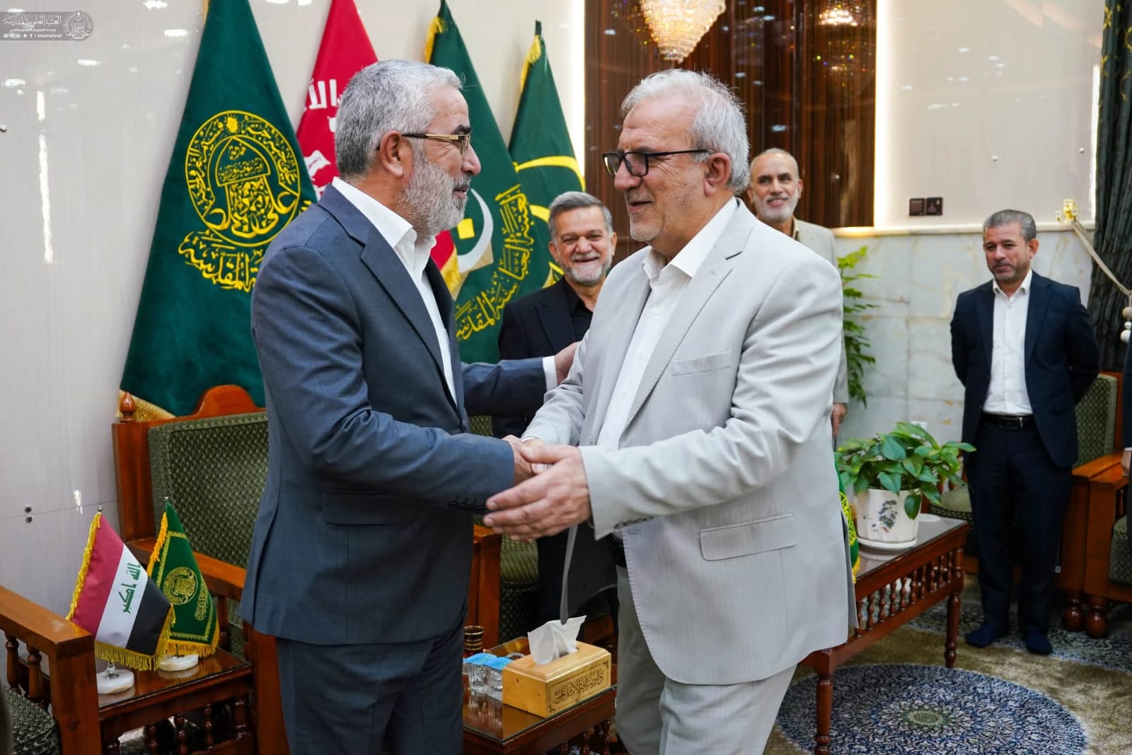 امين عام العتبة الحسينية المقدسة خلال اجتماع للامناء في النجف الاشرف:العتبات المقدسة كتلة واحدة تعمل تحت مظلة المرجعية العليا