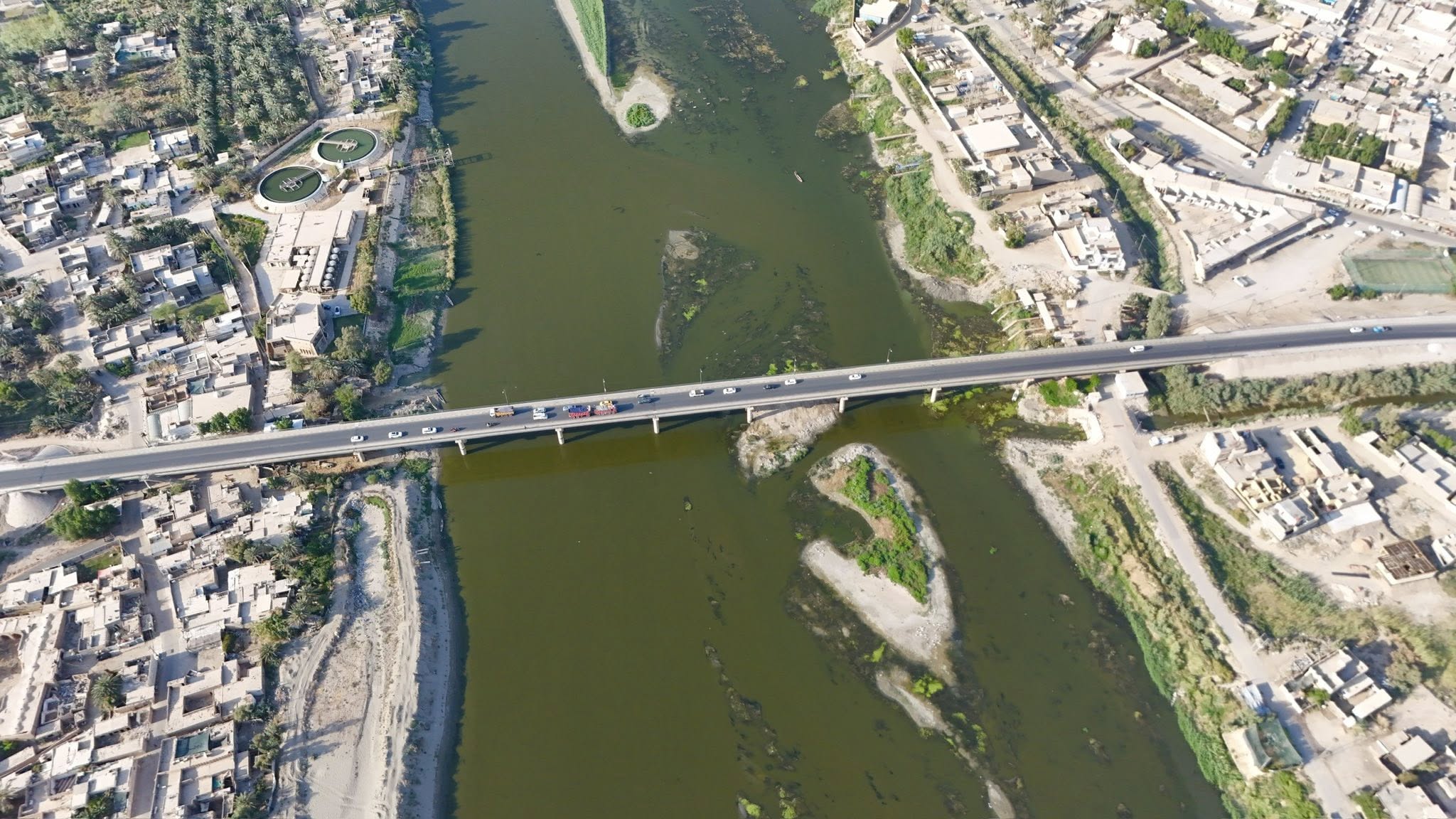 البرلمان يبحث إعلان "الطوارئ المائية" بعد تحول الأنهر إلى "مياه سامة"