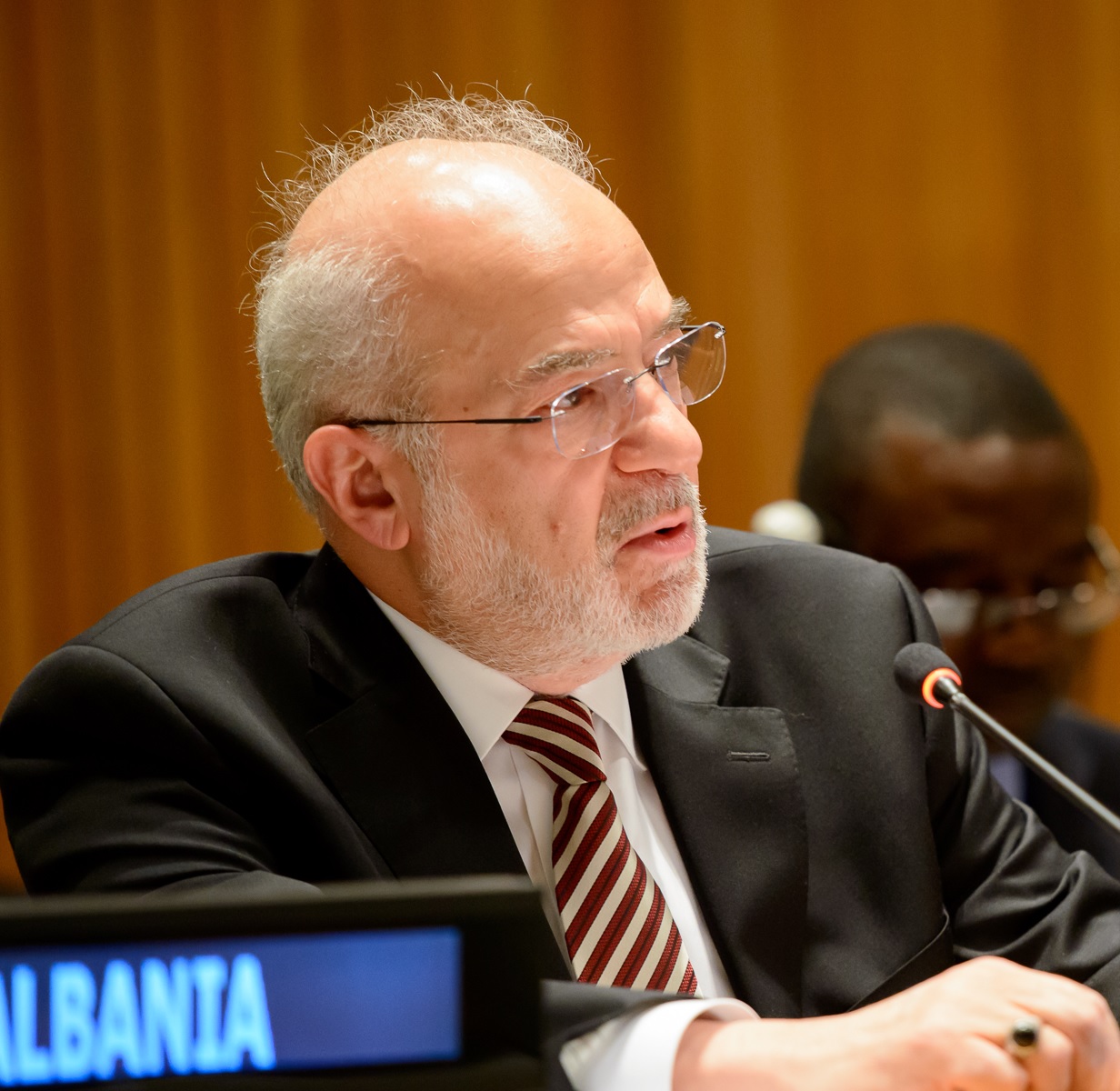 إبراهيم الجعفري على قيد الحياة.. مكتبه ينفي الأخبار المتداولة