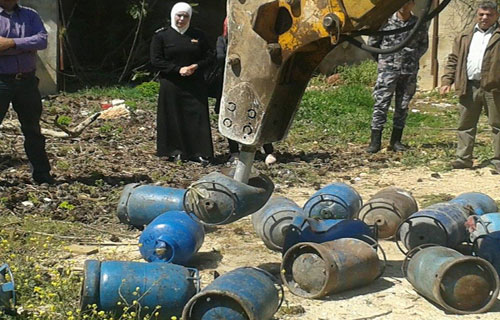 مصادرة أسطوانات الغاز غير المطابقة للمواصفات