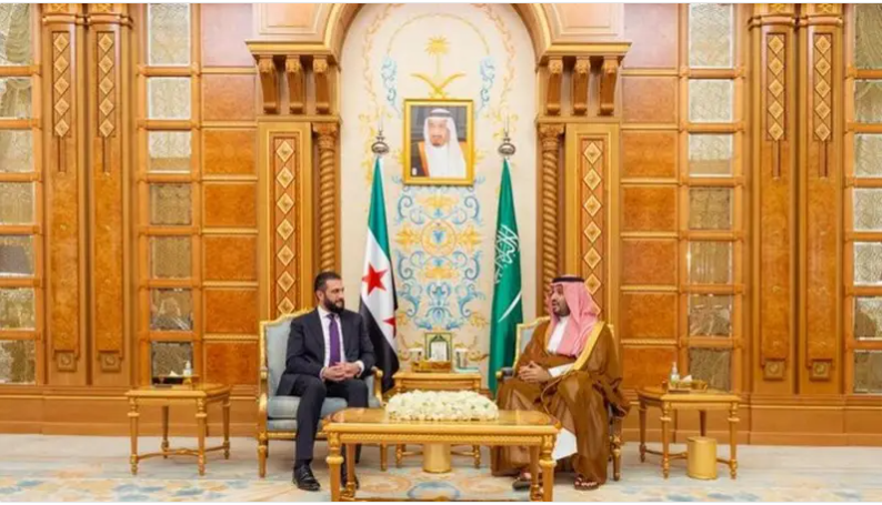 لقاء يجمع ولي العهد السعودي بالرئيس السوري احمد الشرع في الرياض