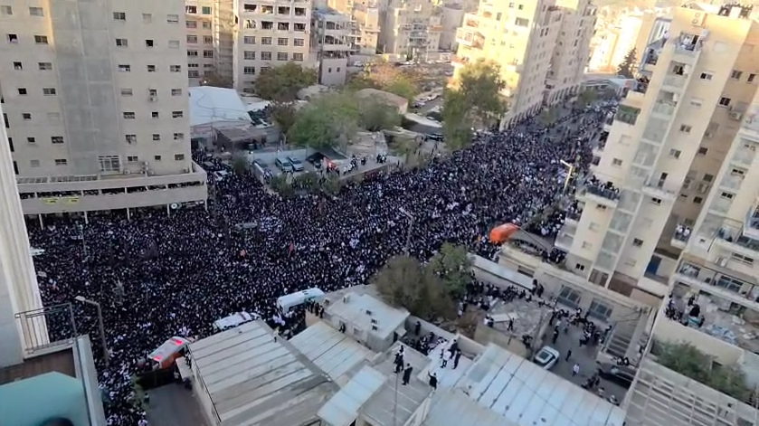 إسرائيل.. مئات الآلاف من الحريديين يتظاهرون في القدس رفضا للتجنيد الإلزامي