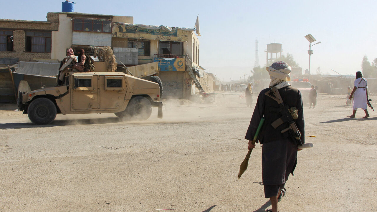 مقتل وإصابة 11 أفغانياً بإطلاق نار على الحدود مع باكستان