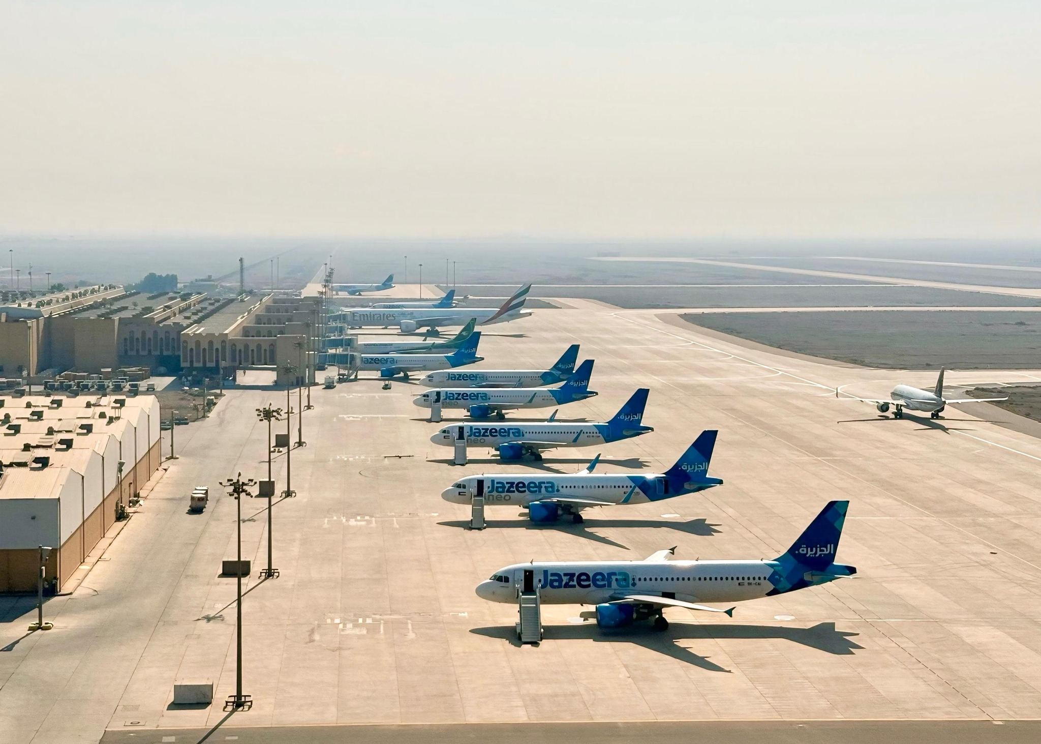 تسع طائرات كويتية تهبط اضطرارياً في مطار البصرة (صور)