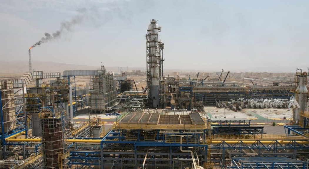 النفط يتجاوز 64 دولاراً