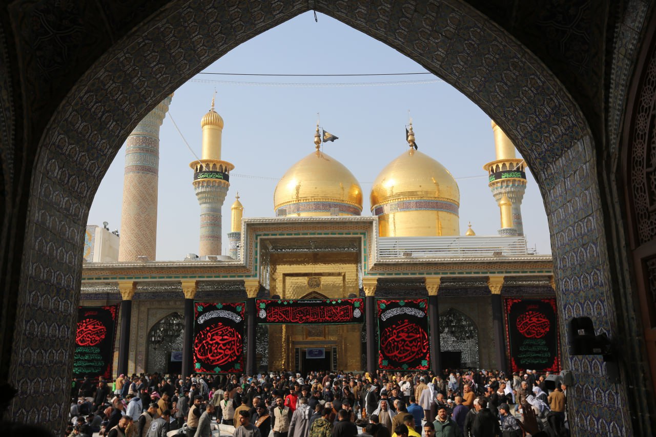 وصول طلائع زائري المحافظات... الكاظمية ومراقدها الشريفة وشوارعها ومواكبها وبيوتها تستقبل المعزين(صور)