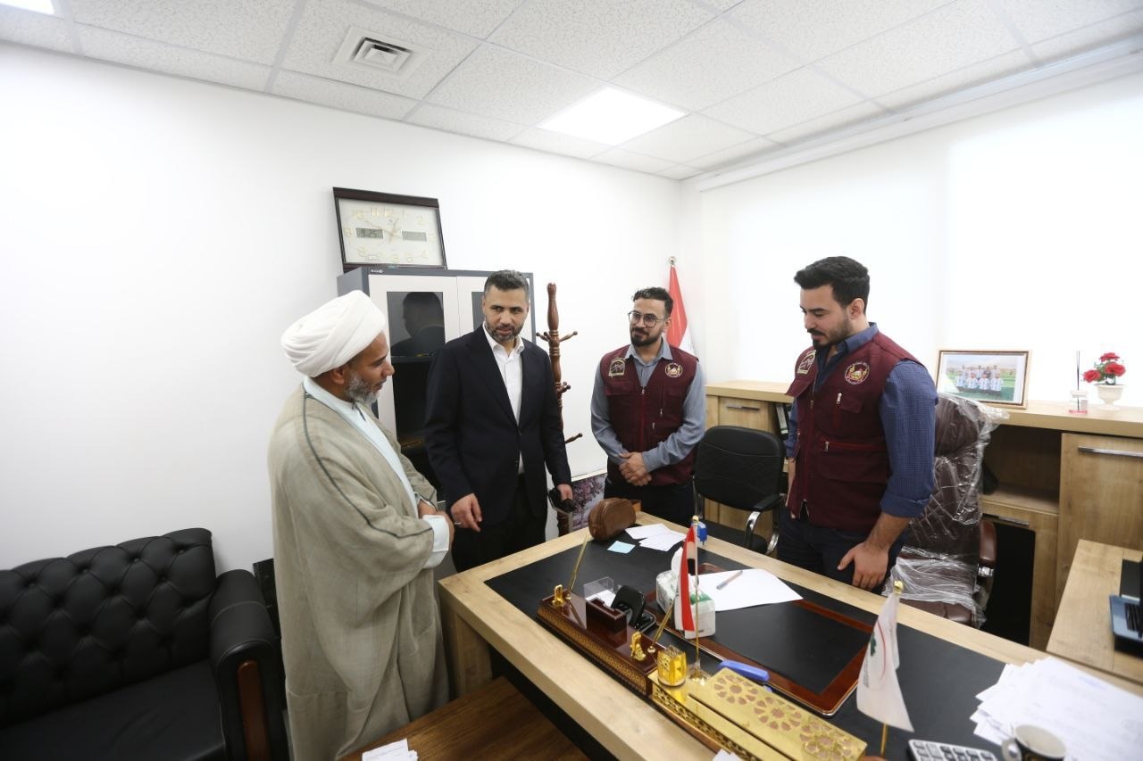 السفير