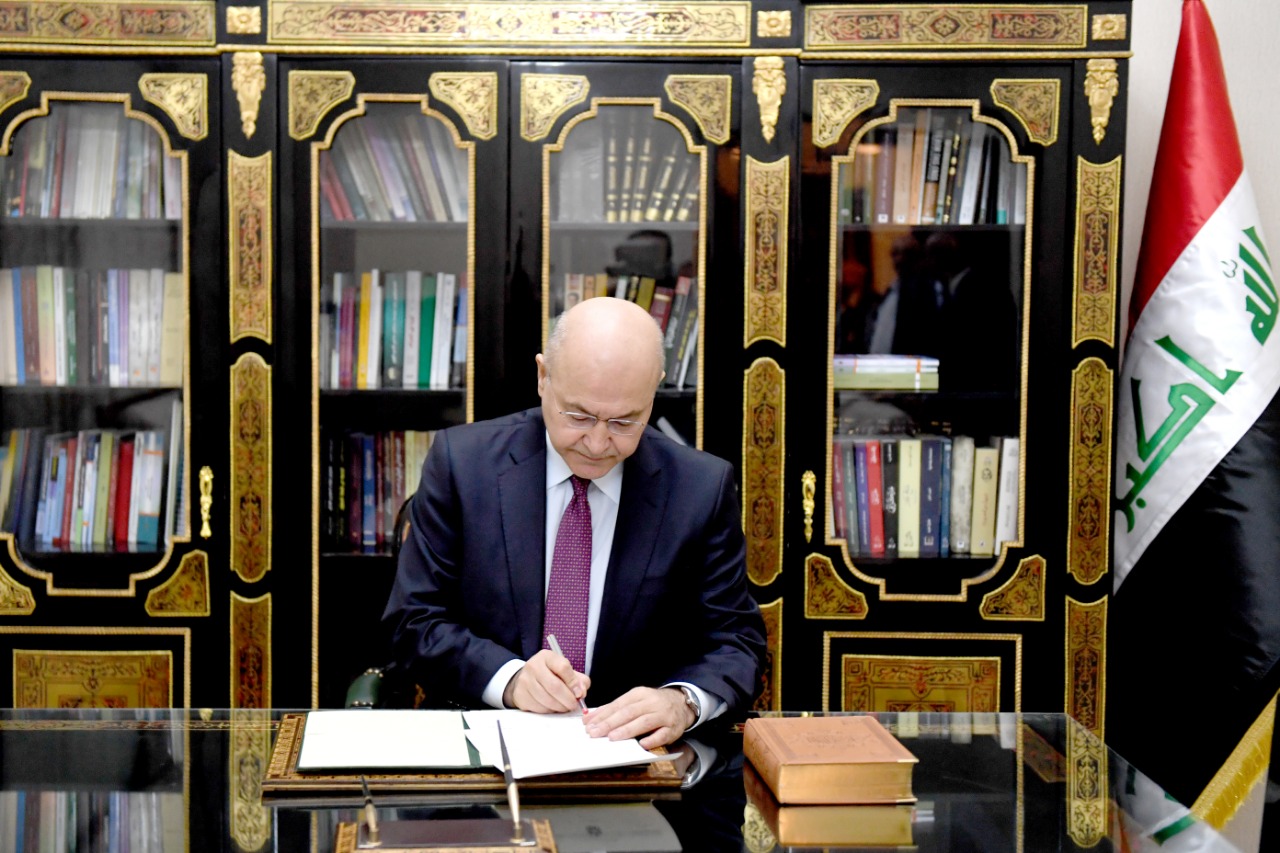 بالفيديو.. مراسم تكليف علاوي برئاسة الحكومة