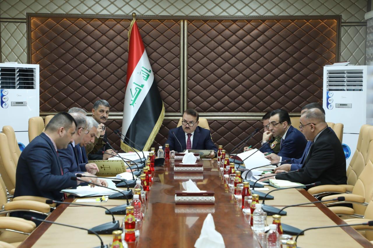 وزير الداخلية يوعز بالإسراع في تفعيل مشروع الفيزا الإلكترونية للمسافرين