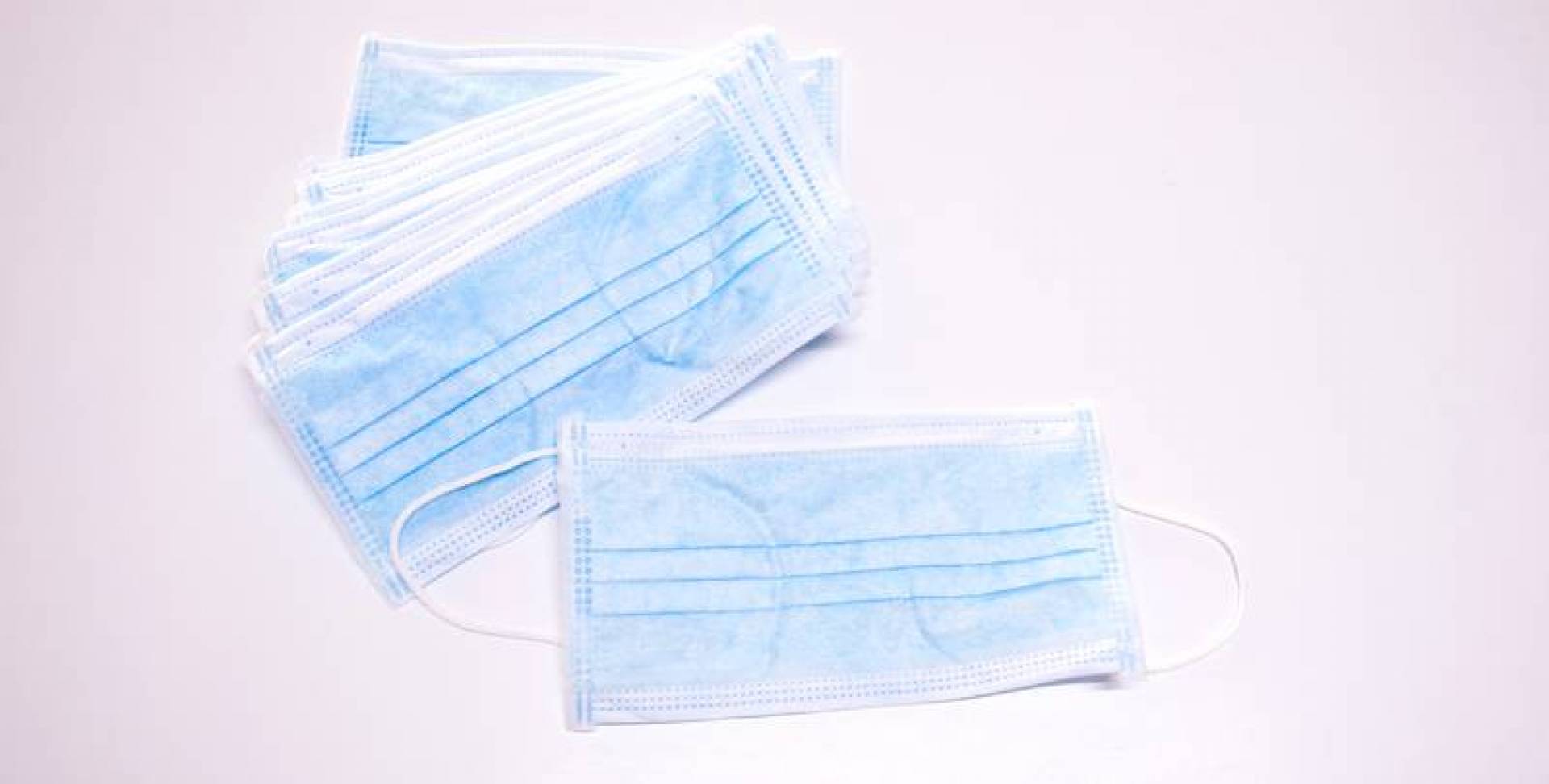 النجف تفتح خطا لإنتاج مليون كمامة صحية على وجه السرعة