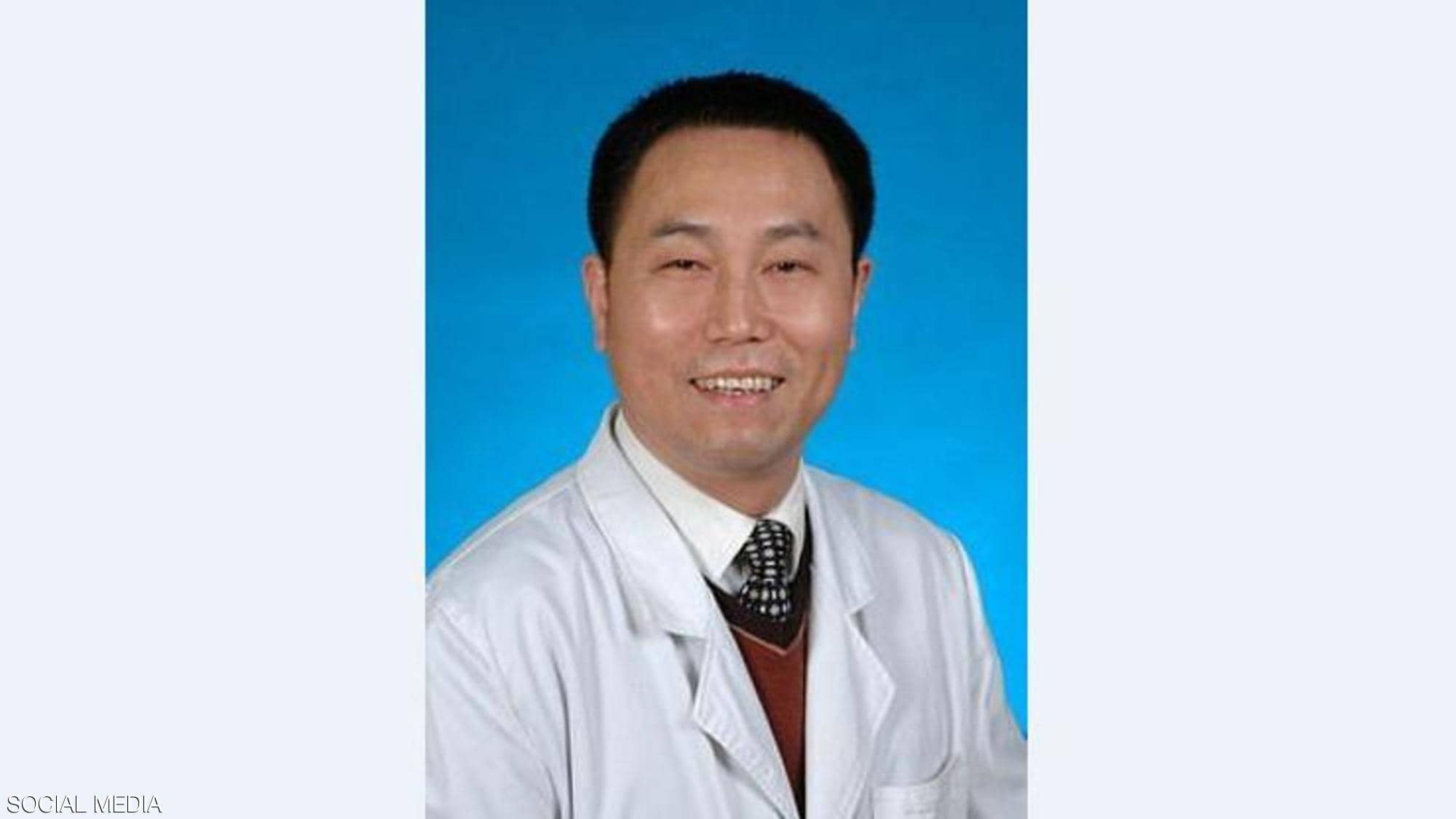 "كورونا" يقضي على ثالث طبيب.. وفاة زميل أول من حذر من المرض