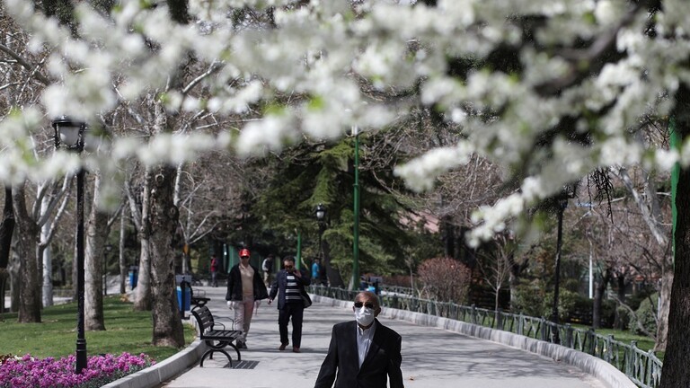 تسجيل 157 وفاة و2389 إصابة بفيروس كورونا في إيران خلال الـ24 ساعة الماضية